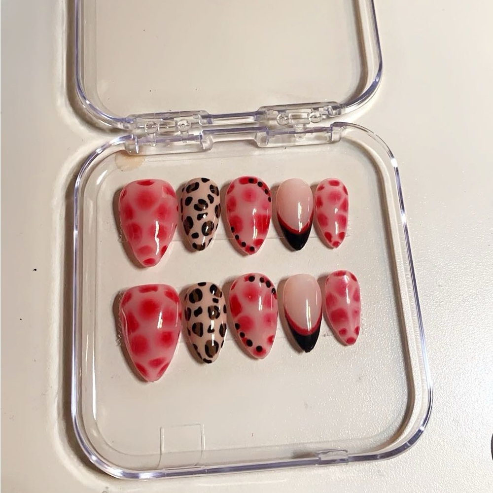 Leopard print press on nail set